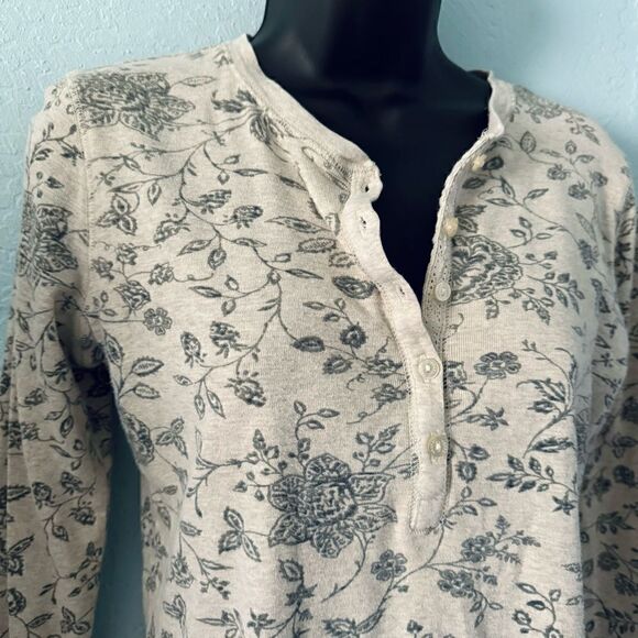 Chaps Cream & Gray Floral 1/4 Button Front Pullover Long Sleeve Shirt Size S/P - Picture 2 of 7